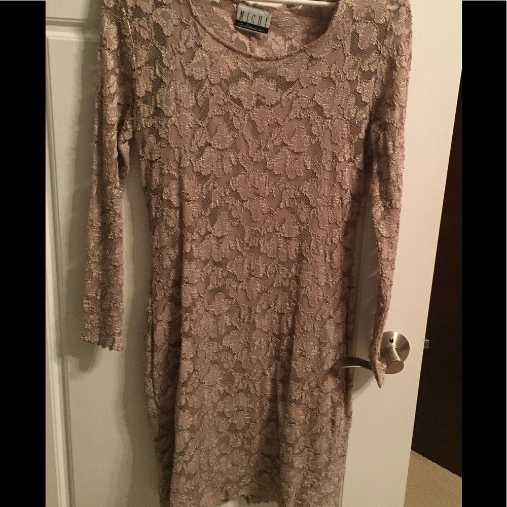 Medium lacy long sleeve Michu dress.
